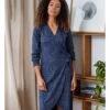 Adoette Lenzing Ecovero - Robe Portefeuille Imprimée -Woolovers 343507 tj62 darksapphireblue w 5